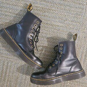 Dr Marten Zavala boots size 7